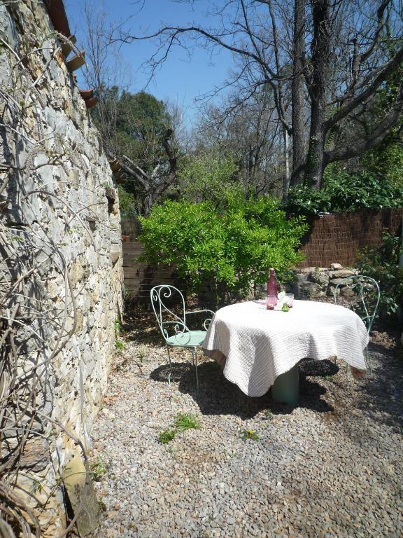 La Rose Des Vents Bed & Breakfast Montauroux Oda fotoğraf